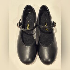 Theatricals Girls Slide Buckle Tap Shoes. Size 12.5